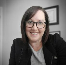 Lisa Pender PHOTO.jpg